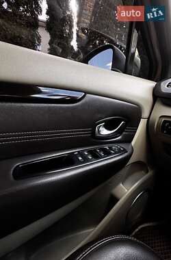 Минивэн Renault Scenic 2010 в 
