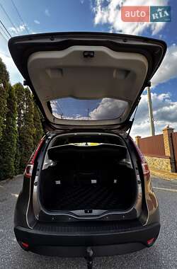 Минивэн Renault Scenic 2010 в 