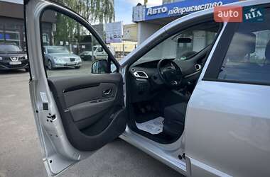 Мінівен Renault Scenic 2013 в 