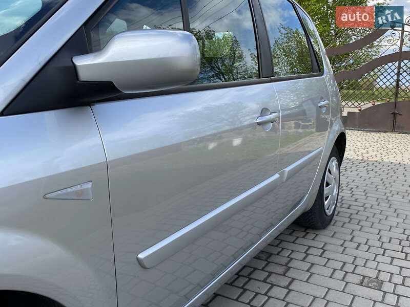 Мінівен Renault Scenic 2007 в Луцьку