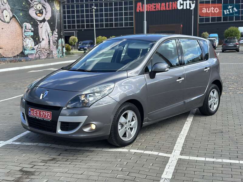 Мінівен Renault Scenic 2011 в 