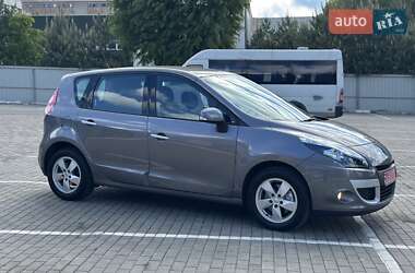 Мінівен Renault Scenic 2011 в 