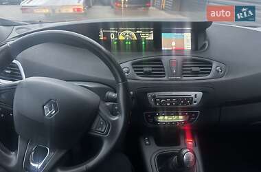 Минивэн Renault Scenic 2013 в 