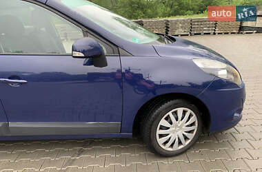 Минивэн Renault Scenic 2009 в 