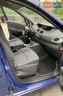 Минивэн Renault Scenic 2009 в 