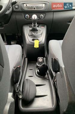 Минивэн Renault Scenic 2009 в 