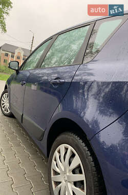 Минивэн Renault Scenic 2009 в 