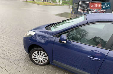 Минивэн Renault Scenic 2009 в 