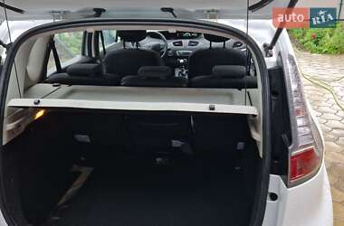 Минивэн Renault Scenic 2012 в 