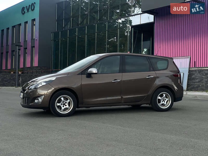 Мінівен Renault Scenic 2010 в Чернігові