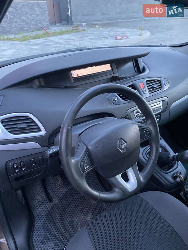 Мінівен Renault Scenic 2010 в Чернігові