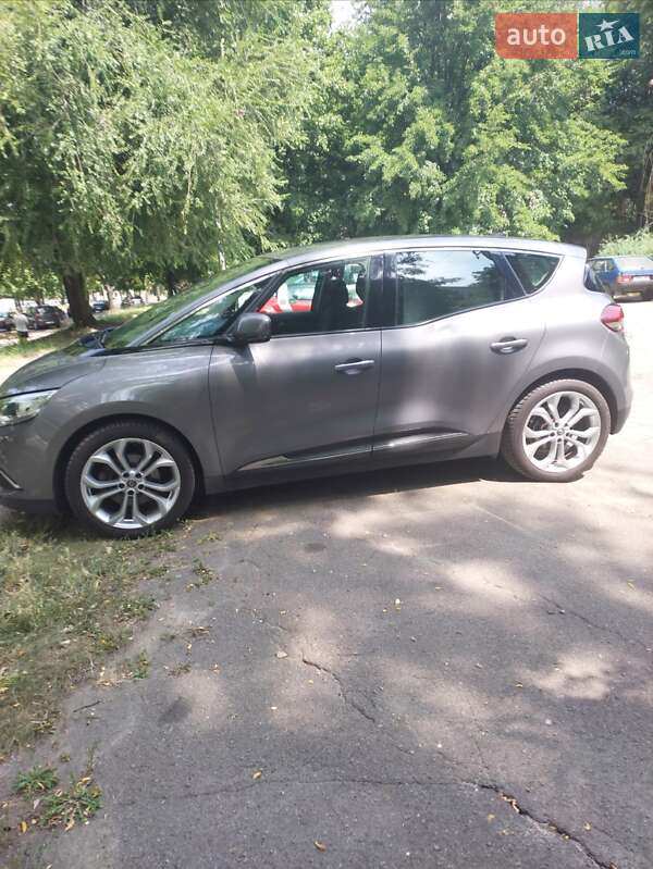 Мінівен Renault Scenic 2017 в Ірпені