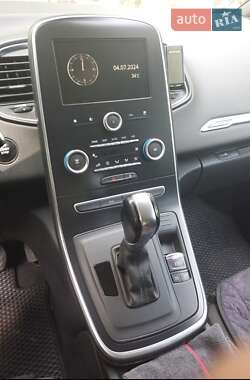 Минивэн Renault Scenic 2017 в 