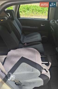 Минивэн Renault Scenic 2006 в 
