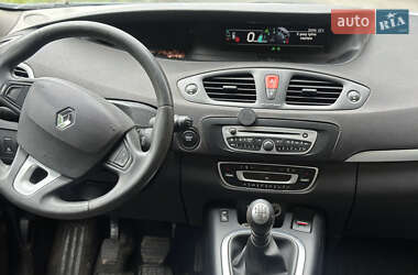 Минивэн Renault Scenic 2011 в 