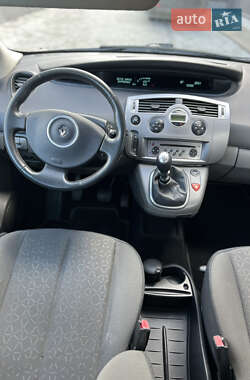 Минивэн Renault Scenic 2009 в 