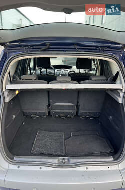 Минивэн Renault Scenic 2009 в 