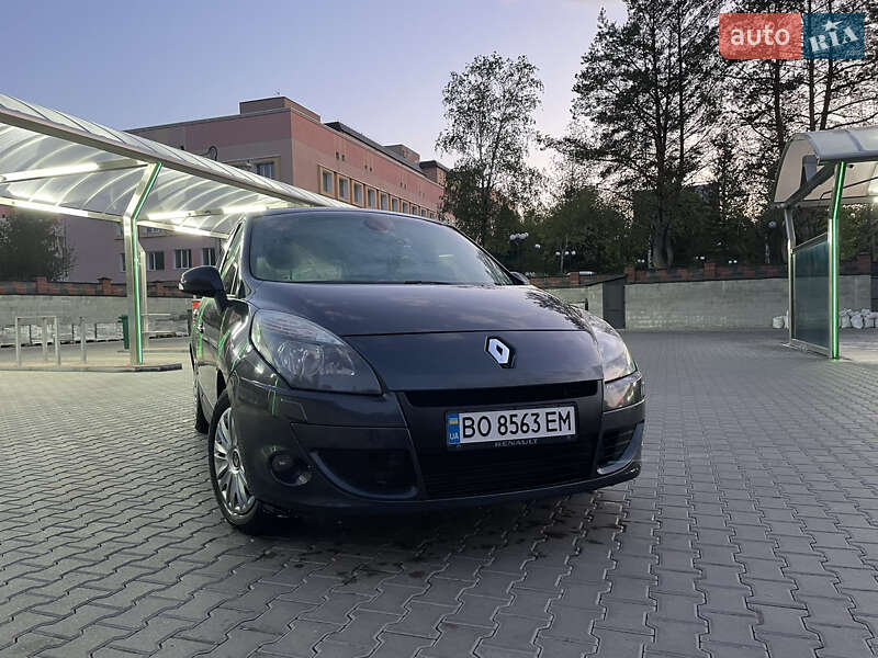Мінівен Renault Scenic 2009 в Рівному