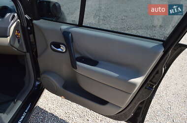 Минивэн Renault Scenic 2005 в 