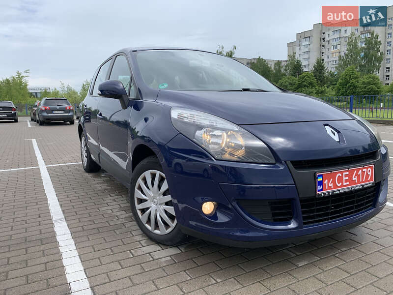 Минивэн Renault Scenic 2009 в 