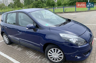 Минивэн Renault Scenic 2009 в 