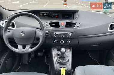Минивэн Renault Scenic 2009 в 
