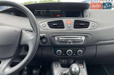 Минивэн Renault Scenic 2009 в 