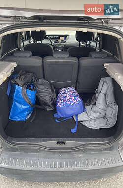Минивэн Renault Scenic 2010 в 
