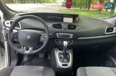 Минивэн Renault Scenic 2013 в 