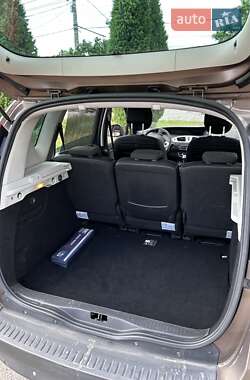 Минивэн Renault Scenic 2010 в 