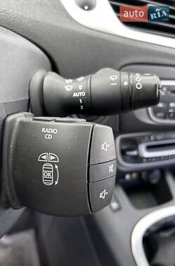 Минивэн Renault Scenic 2010 в 