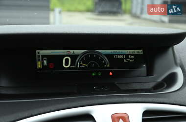 Минивэн Renault Scenic 2009 в 
