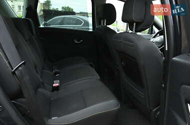 Минивэн Renault Scenic 2009 в 