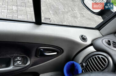 Мінівен Renault Scenic 2002 в 