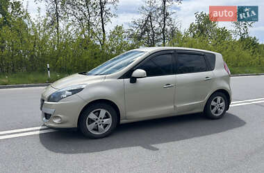 Минивэн Renault Scenic 2009 в 