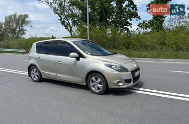 Минивэн Renault Scenic 2009 в 