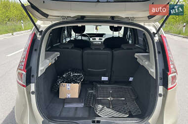 Минивэн Renault Scenic 2009 в 