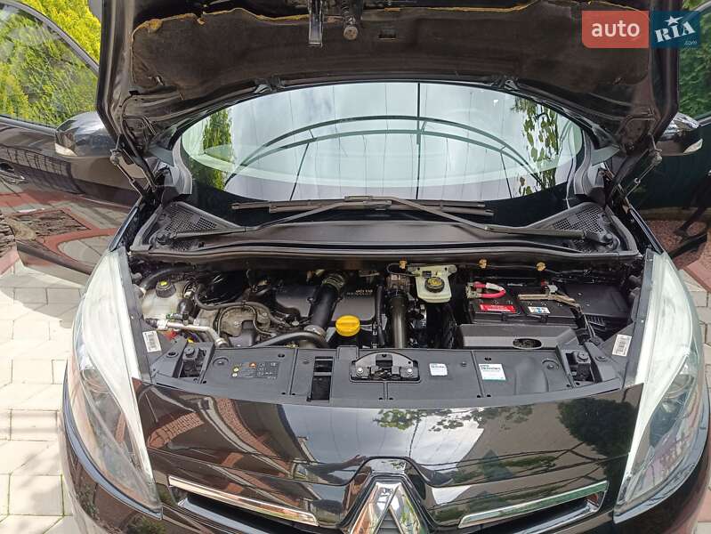 Минивэн Renault Scenic 2012 в Виноградове