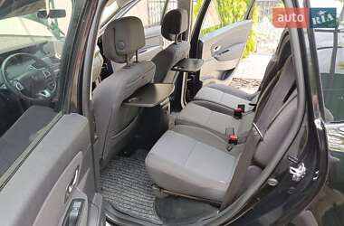 Минивэн Renault Scenic 2012 в 