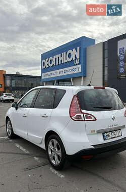Минивэн Renault Scenic 2010 в 
