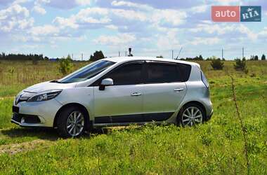 Минивэн Renault Scenic 2013 в 