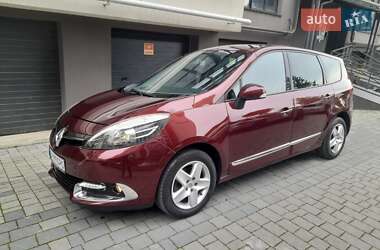 Минивэн Renault Scenic 2015 в 