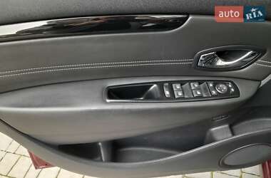 Минивэн Renault Scenic 2015 в 