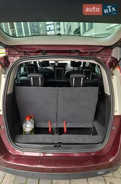 Минивэн Renault Scenic 2015 в 