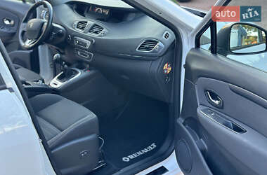 Минивэн Renault Scenic 2015 в 