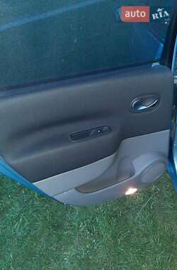 Минивэн Renault Scenic 2004 в 