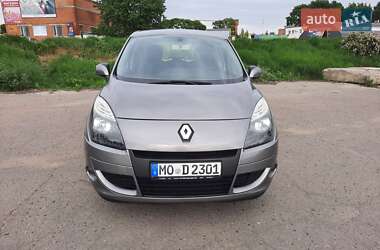 Мінівен Renault Scenic 2011 в 