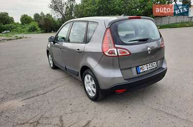Мінівен Renault Scenic 2011 в 