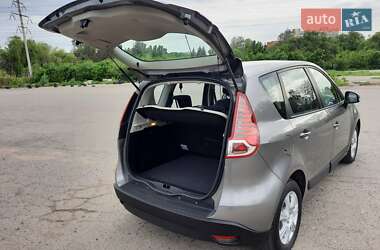 Мінівен Renault Scenic 2011 в 