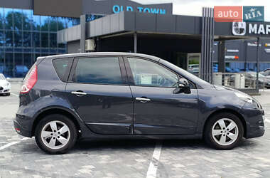 Минивэн Renault Scenic 2010 в 